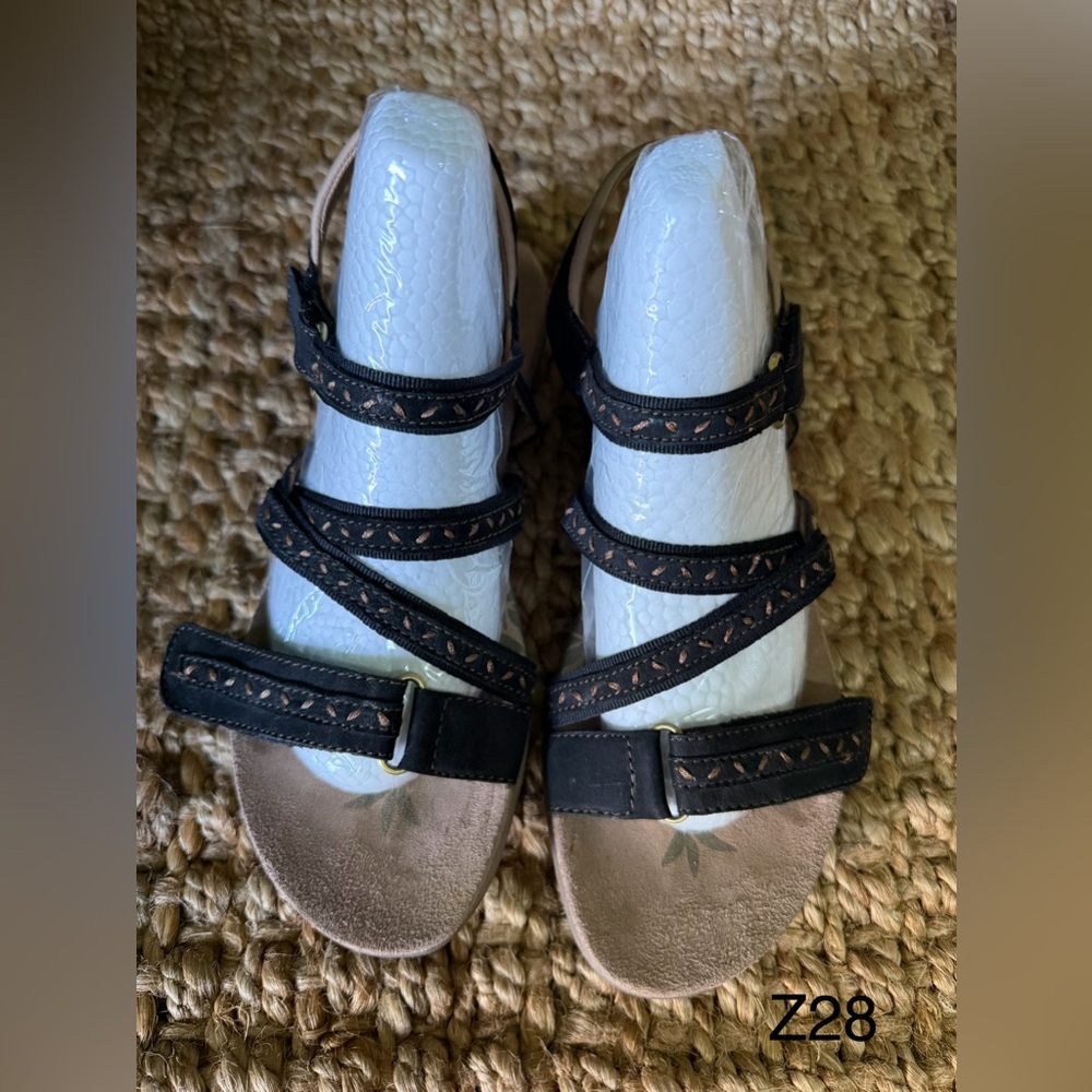 Easy Spirit Women's Sandals Size 8 Adjustable Strap Black Tan Palm Trees summer - Picture 1 of 13